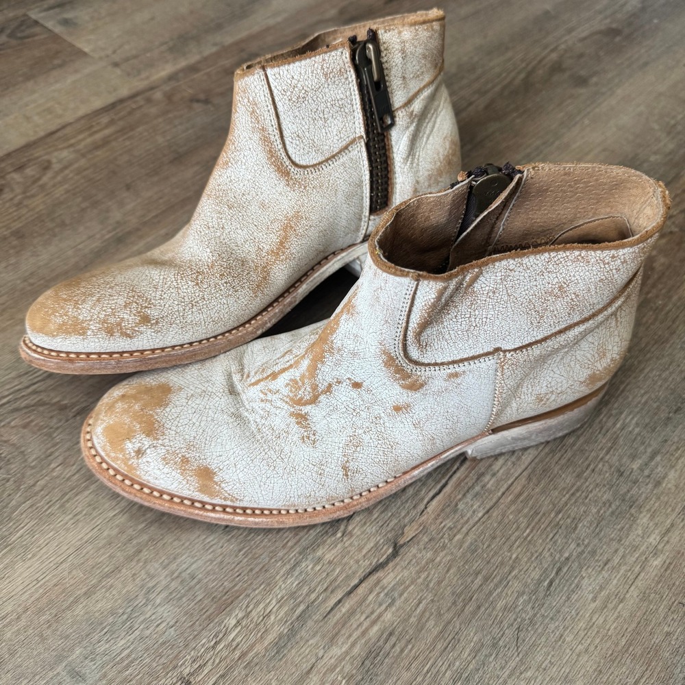 Matisse White and Tan Distressed Leather boots 7